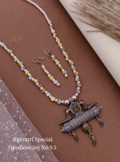 Premium Necklace Gold jewelry wholesale market in Mumbai